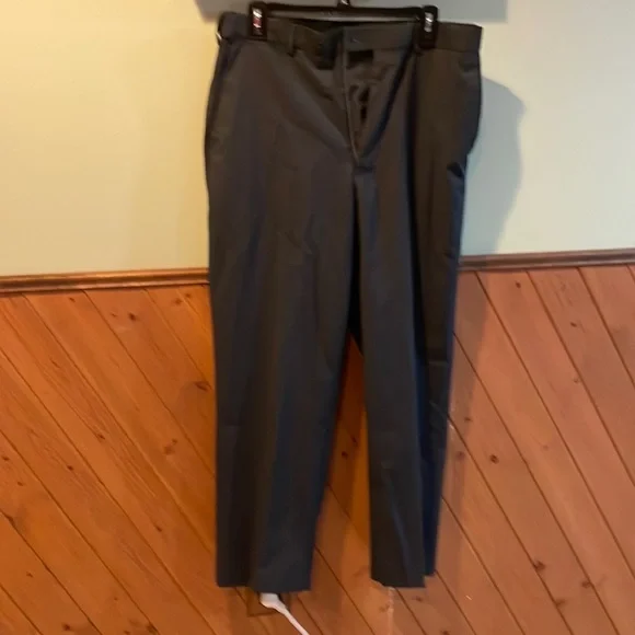 Braggi Mens gray slacks - Picture 3 of 3